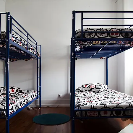 Nicely Hostel *